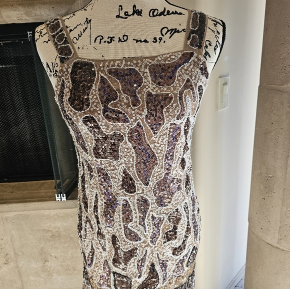 NEW DRESS - Picture 4 of 7